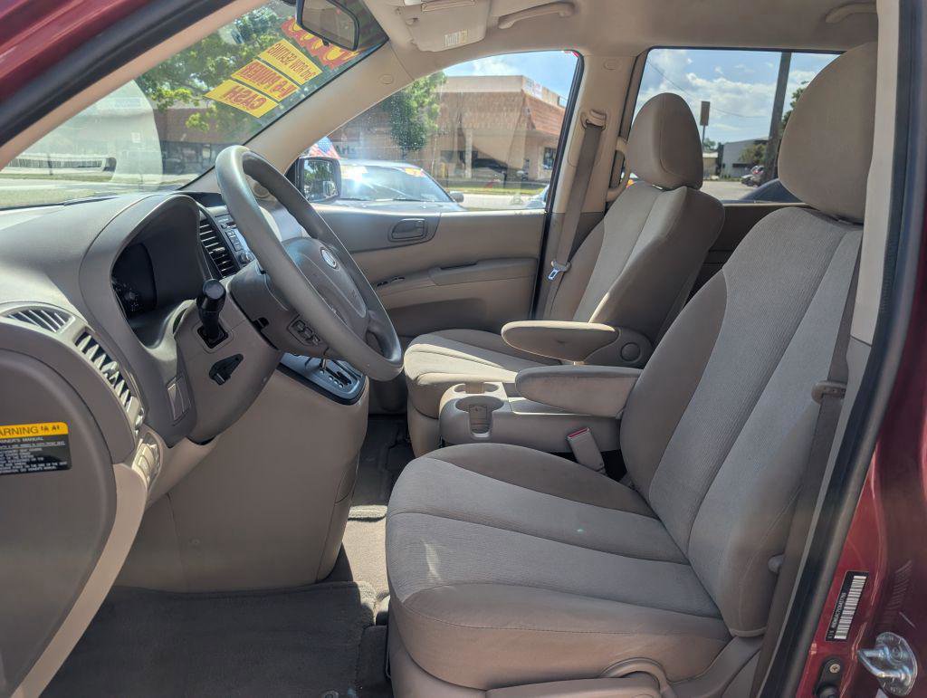 Used 2012 Kia Sedona LX image 9
