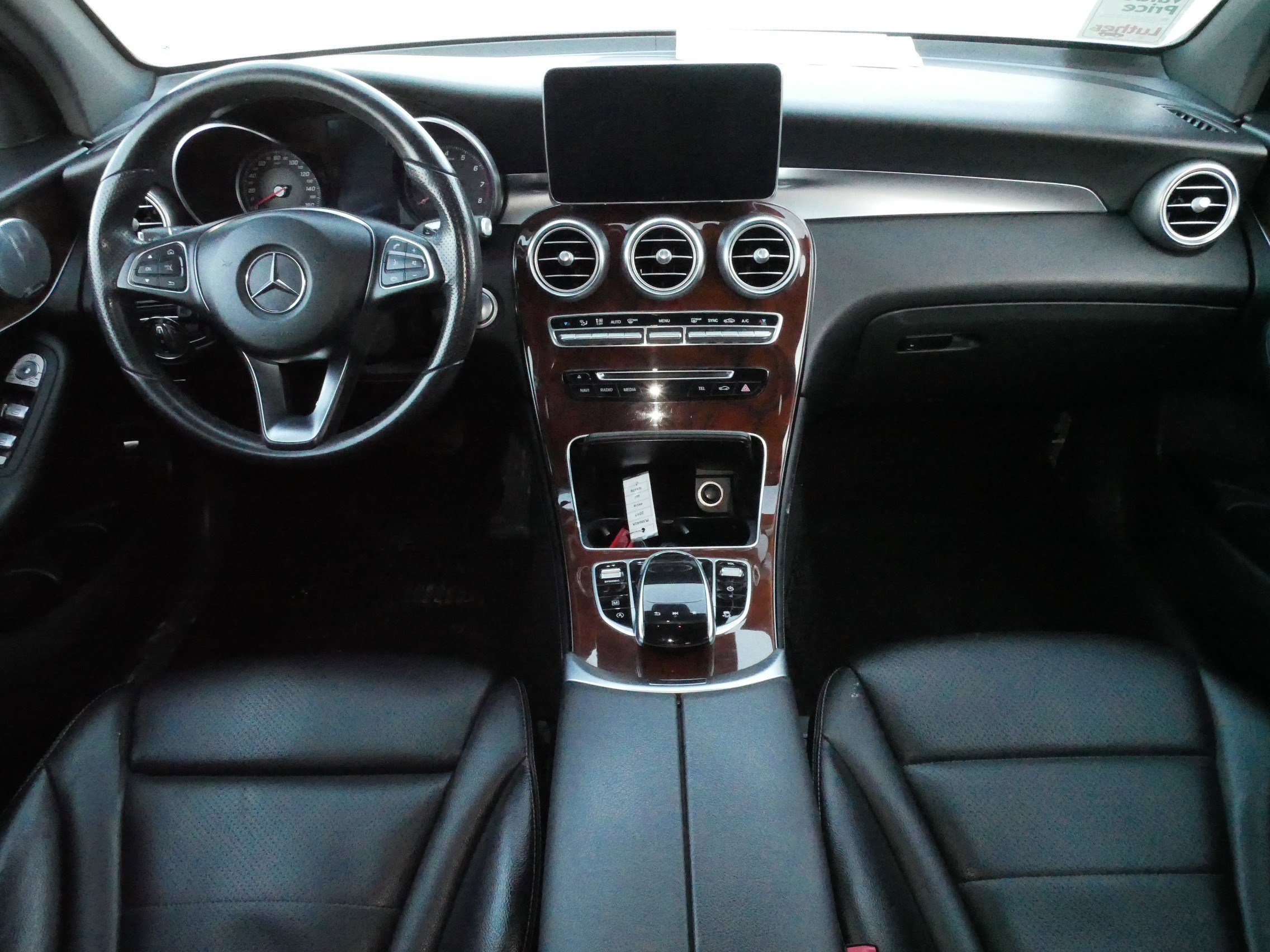 Used 2017 Mercedes-Benz GLC 300 4MATIC image 11