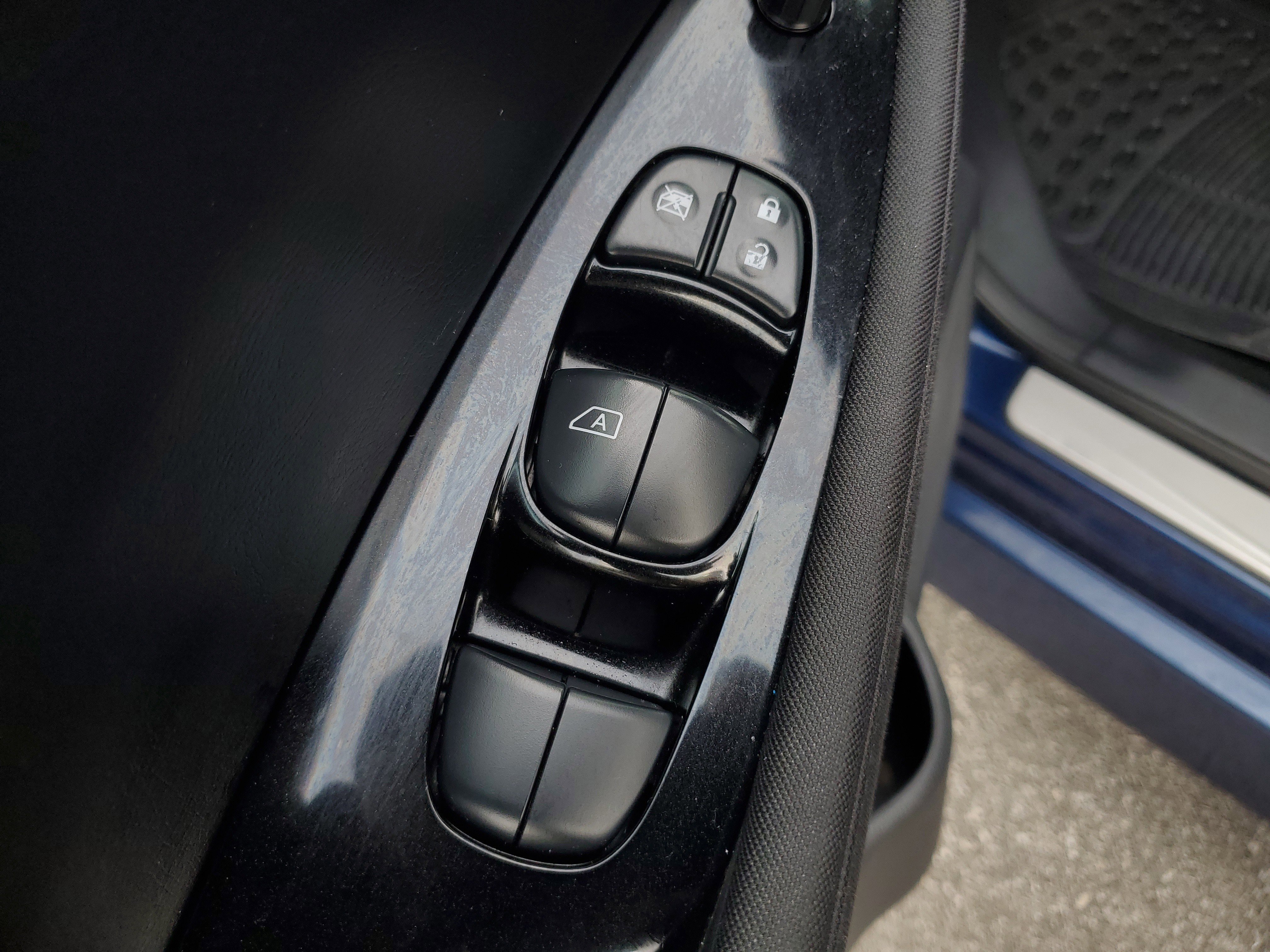 Used 2018 Nissan Leaf SV w/ SV Technology Package image 20