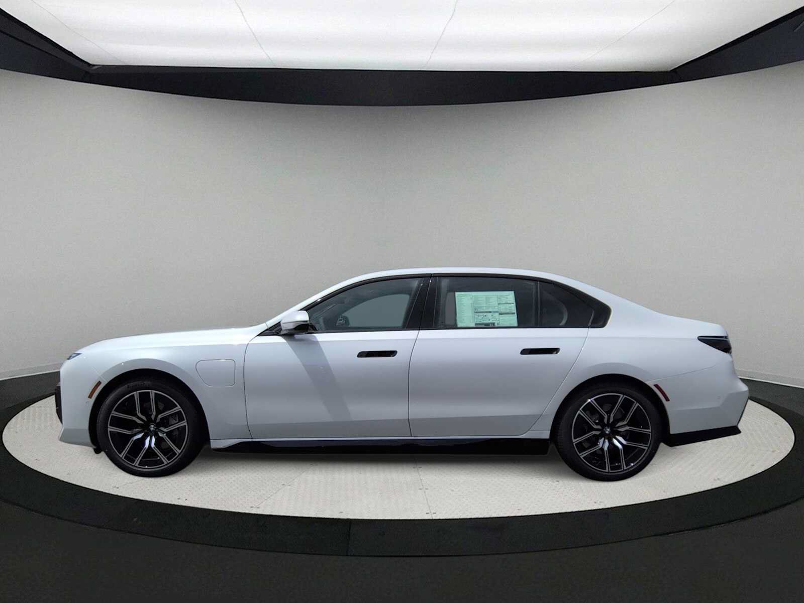 New 2026 BMW 750e xDrive AWD/4WD image 5