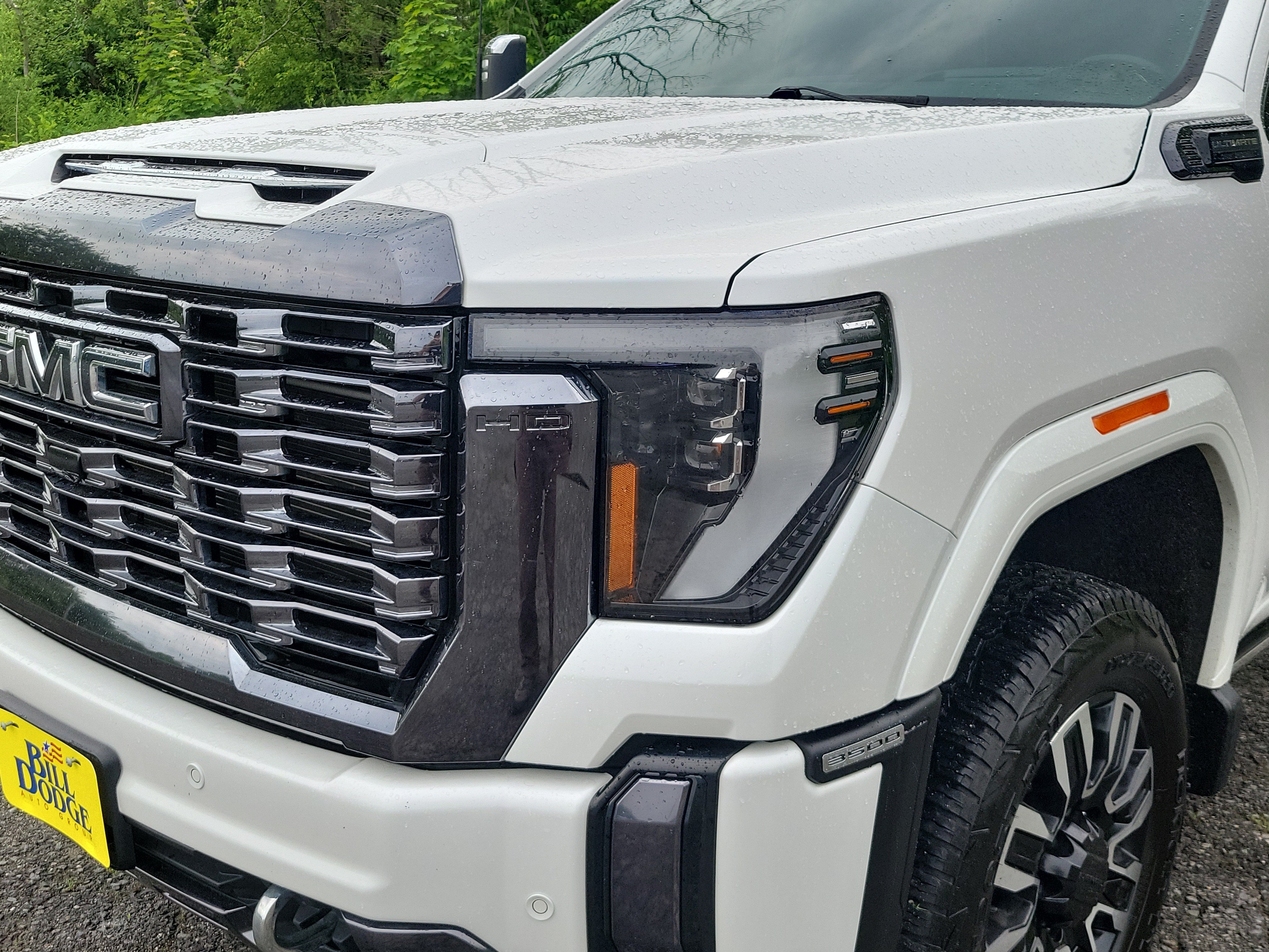 Used 2024 GMC Sierra 3500 Denali Ultimate AWD/4WD image 9