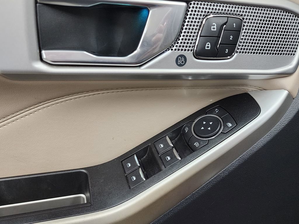 Used 2021 Ford Explorer Limited w/ Equipment Group 301A image 10