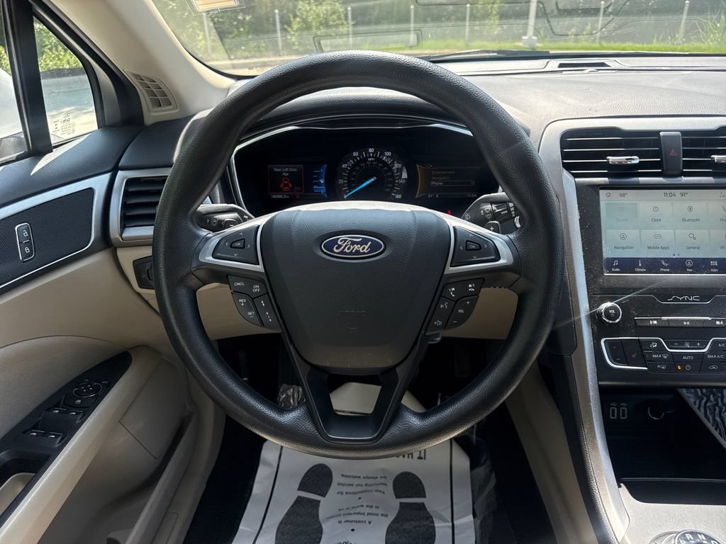 Used 2020 Ford Fusion SE AWD/4WD image 19