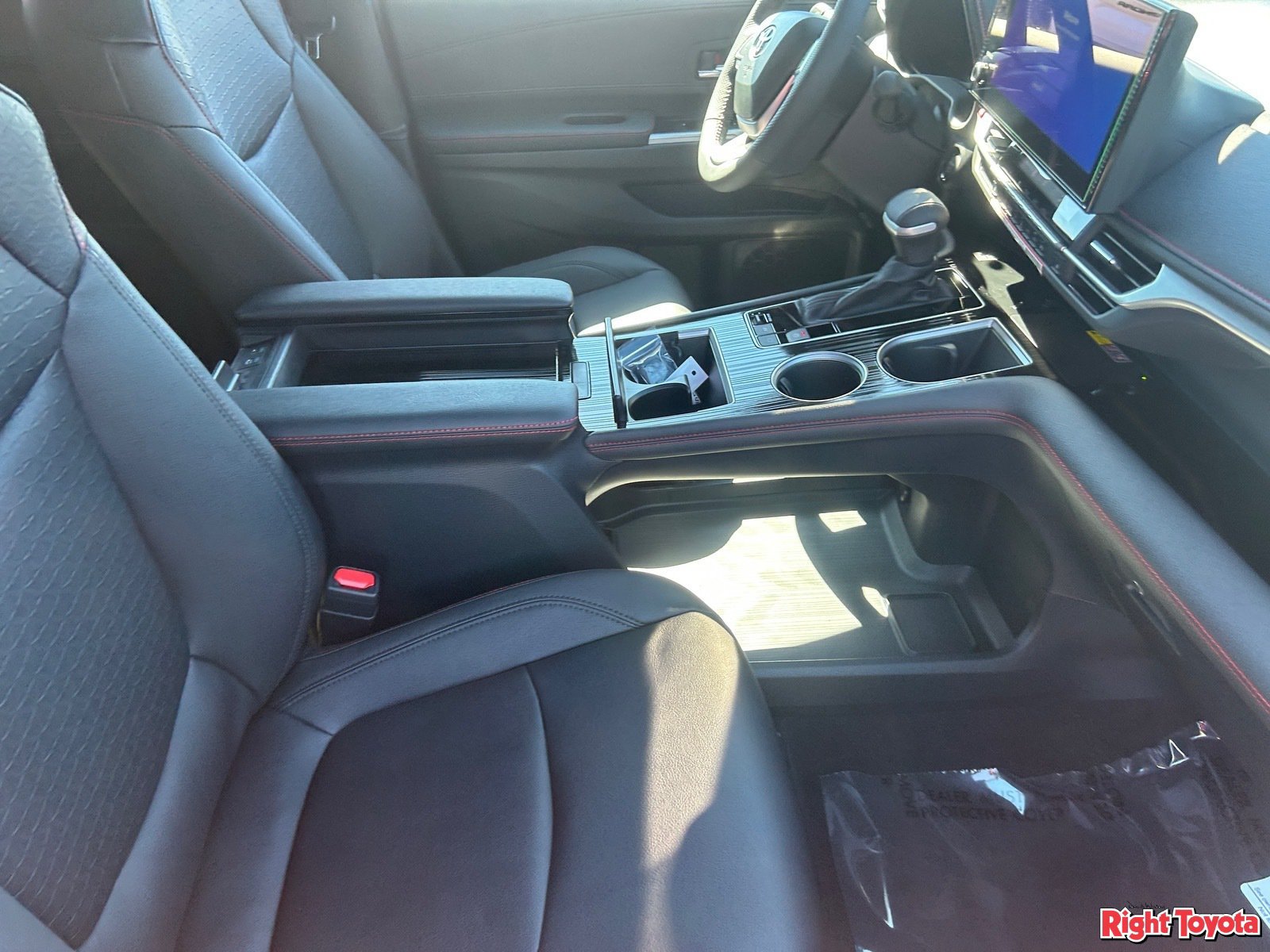 New 2026 Toyota Sienna XSE AWD/4WD image 12