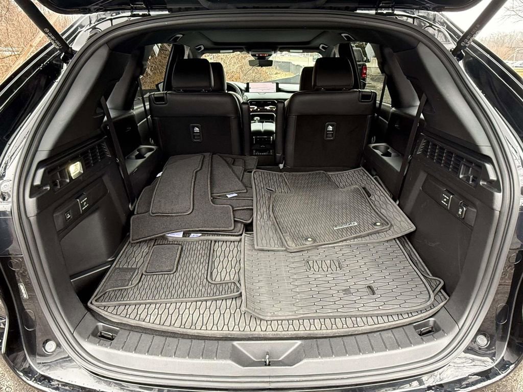 Used 2024 MAZDA CX-90 Plug-In Hybrid w/ Premium Plus image 11