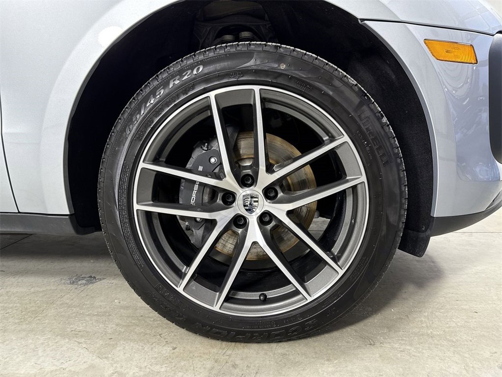 Used 2025 Porsche Macan image 15