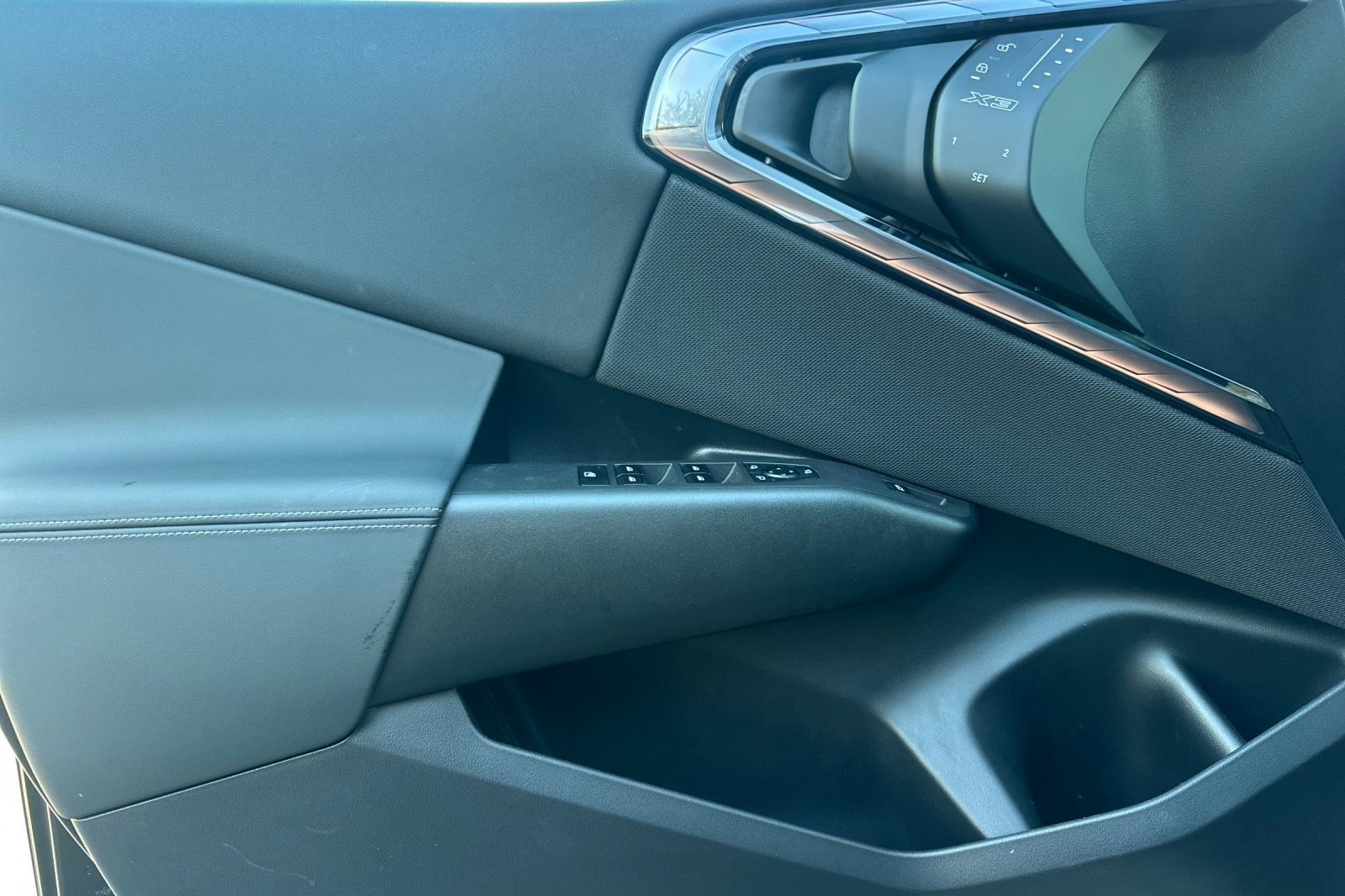 Used 2025 BMW X3 xDrive30i w/ Premium Package image 12