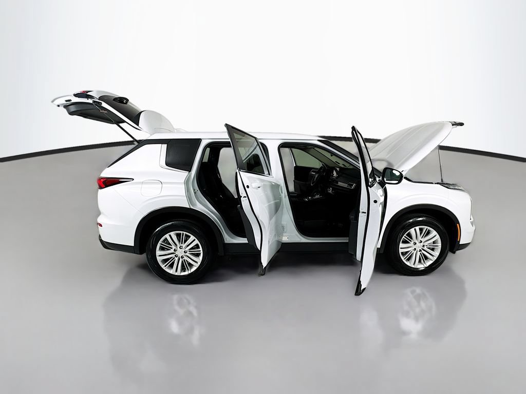 Used 2024 Mitsubishi Outlander ES AWD/4WD image 26