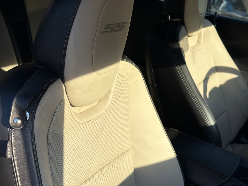 Used 2014 Chevrolet Camaro SS RWD image 5