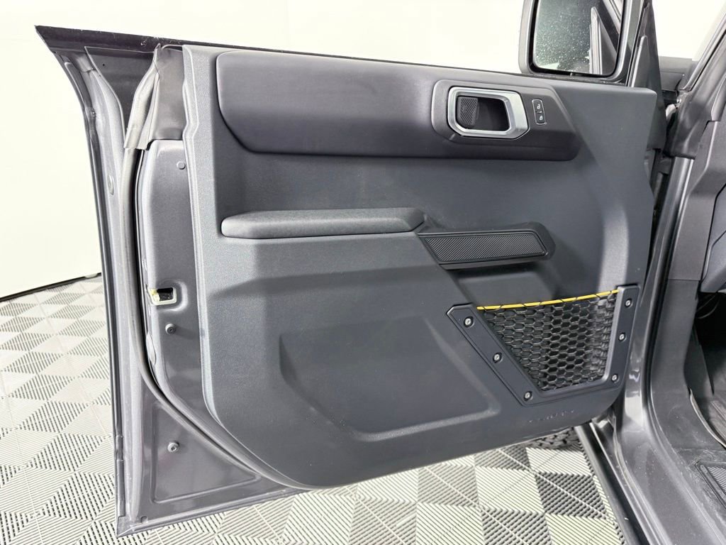Used 2024 Ford Bronco Badlands image 9