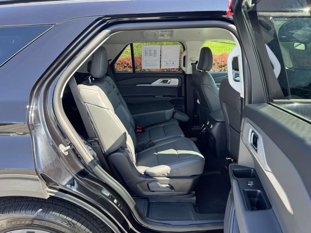 Used 2026 Ford Explorer Active w/ Active Comfort Package AWD/4WD image 12