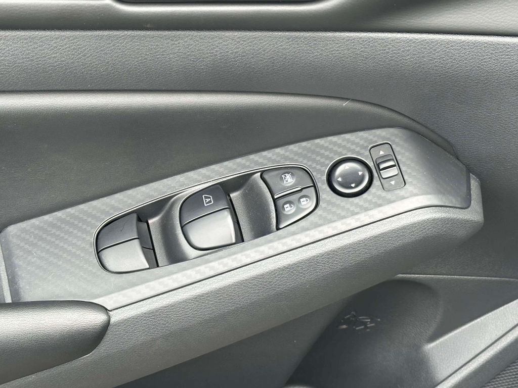 Used 2025 Nissan Altima 2.5 S FWD image 16
