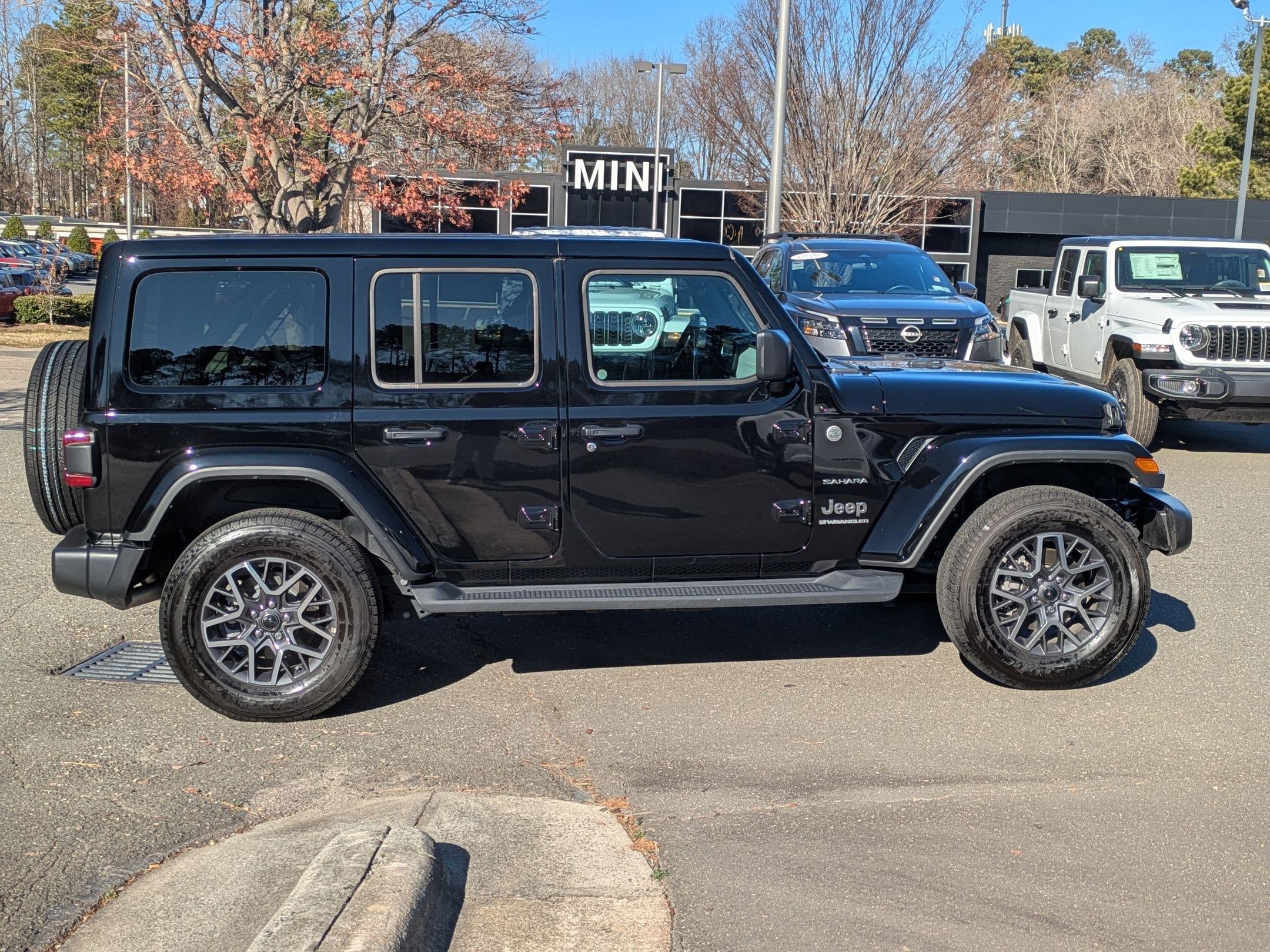 Used 2024 Jeep Wrangler Sahara w/ Safety Group image 4