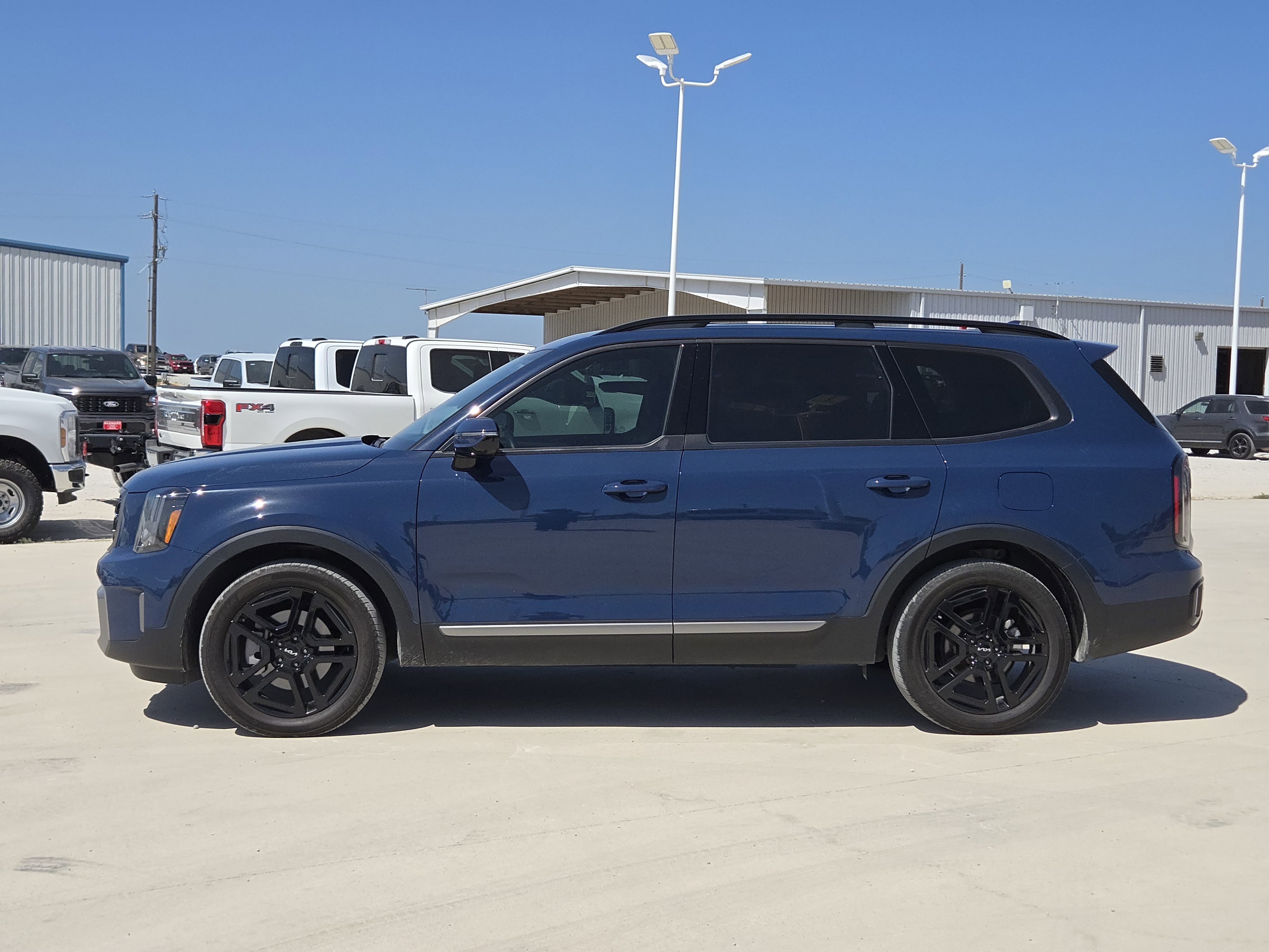 Used 2023 Kia Telluride SX X-Line image 4