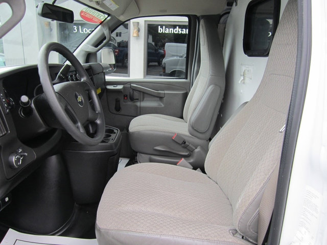 Used 2018 Chevrolet Express 2500 RWD image 7