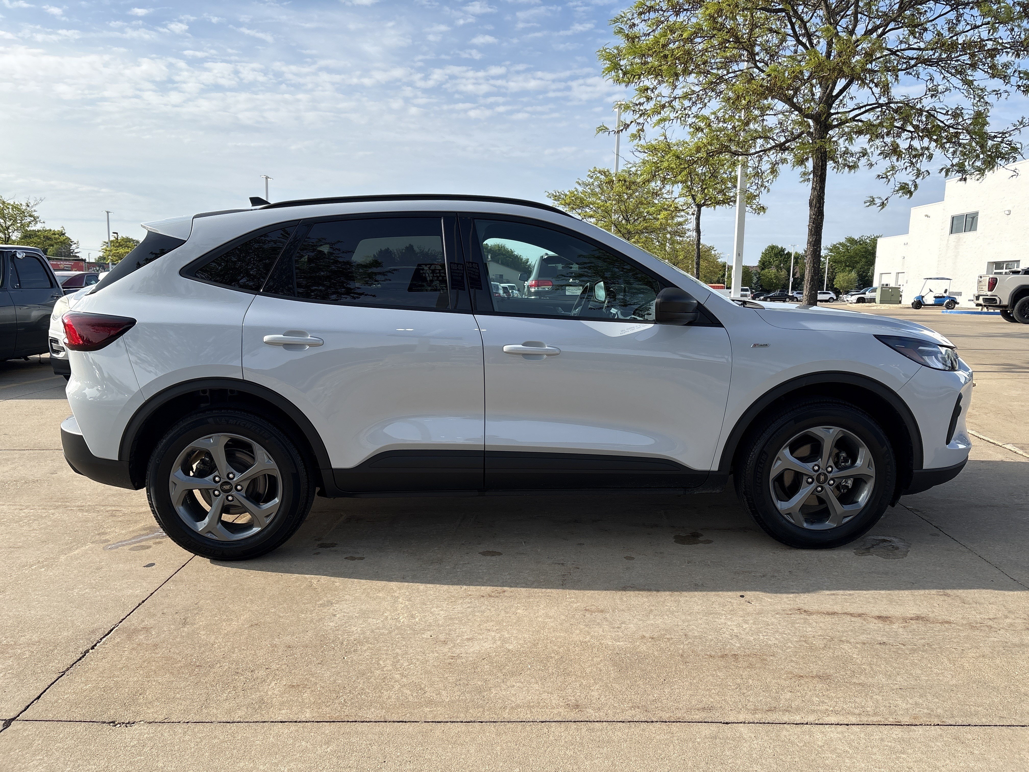 Used 2025 Ford Escape ST-Line AWD/4WD image 8