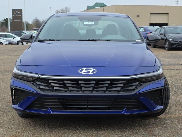Certified 2025 Hyundai Elantra Sport image 21