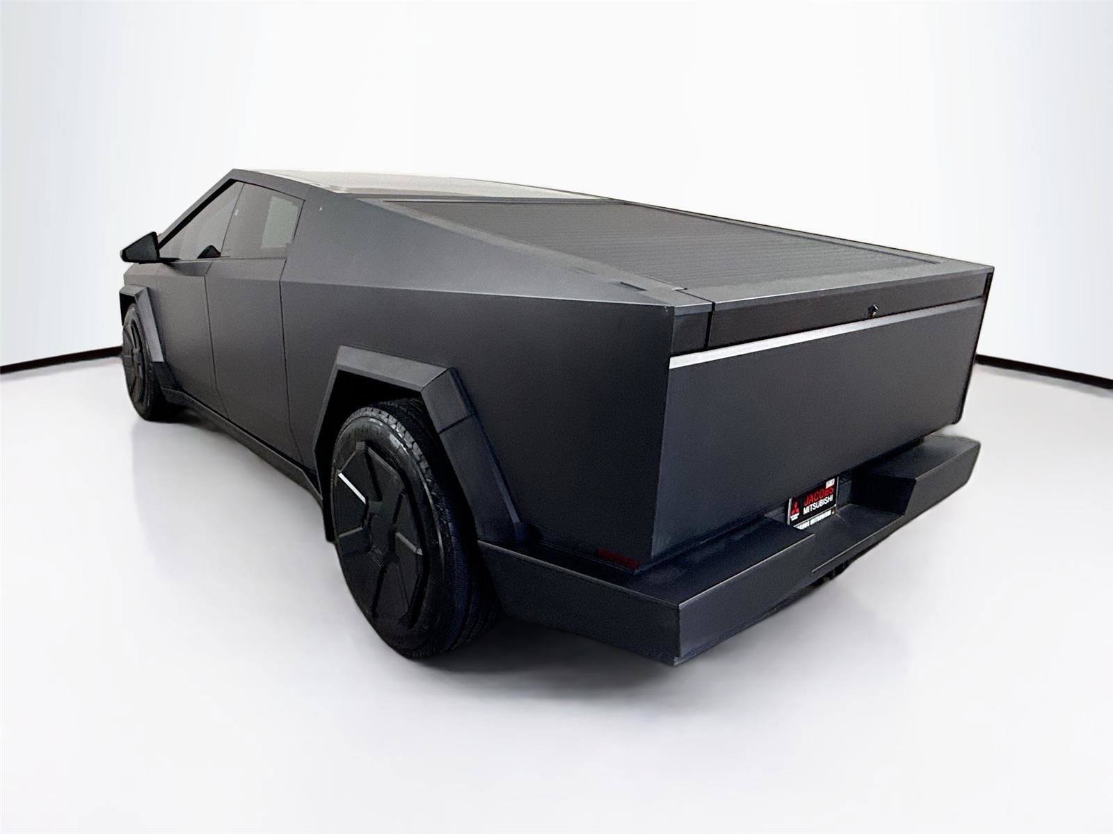 Used 2024 Tesla Cybertruck AWD Crew Cab image 22