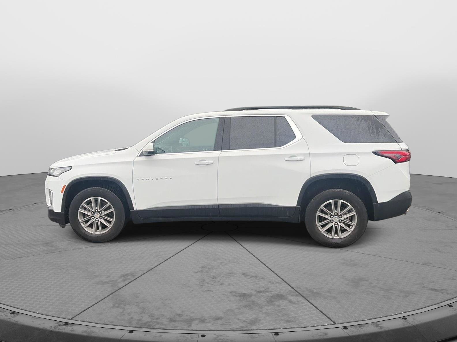 Used 2023 Chevrolet Traverse LT AWD/4WD image 7