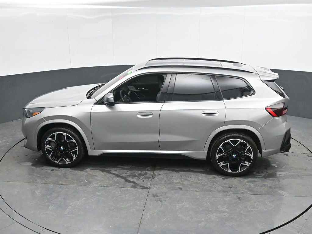Used 2025 BMW X1 M35i w/ Premium Package image 40
