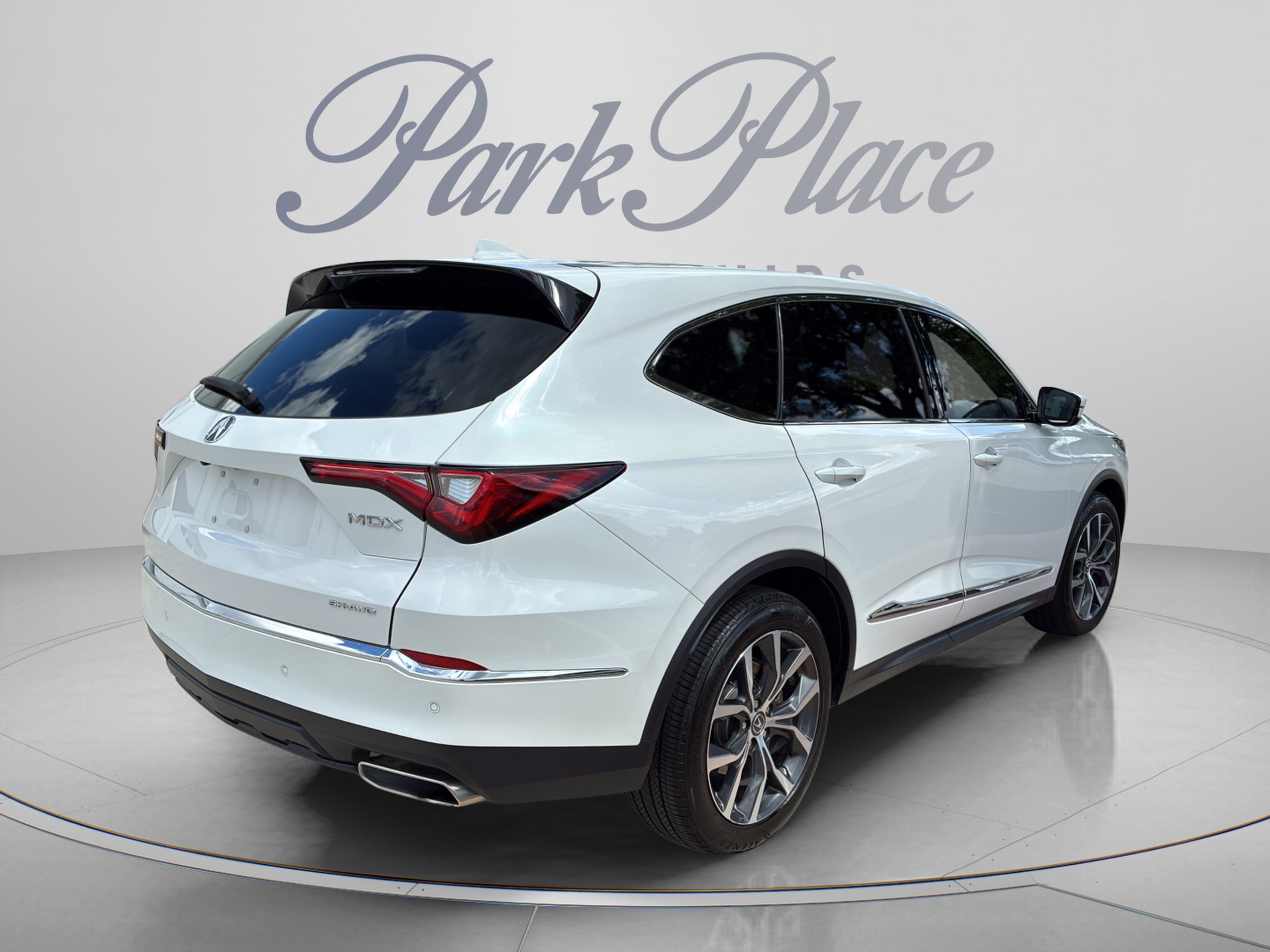 Used 2024 Acura MDX SH-AWD w/ Technology Package image 6