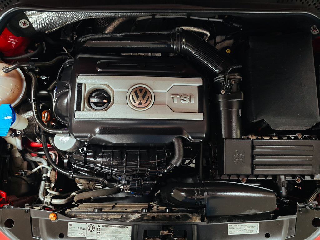 Used 2013 Volkswagen Beetle Turbo FWD image 13