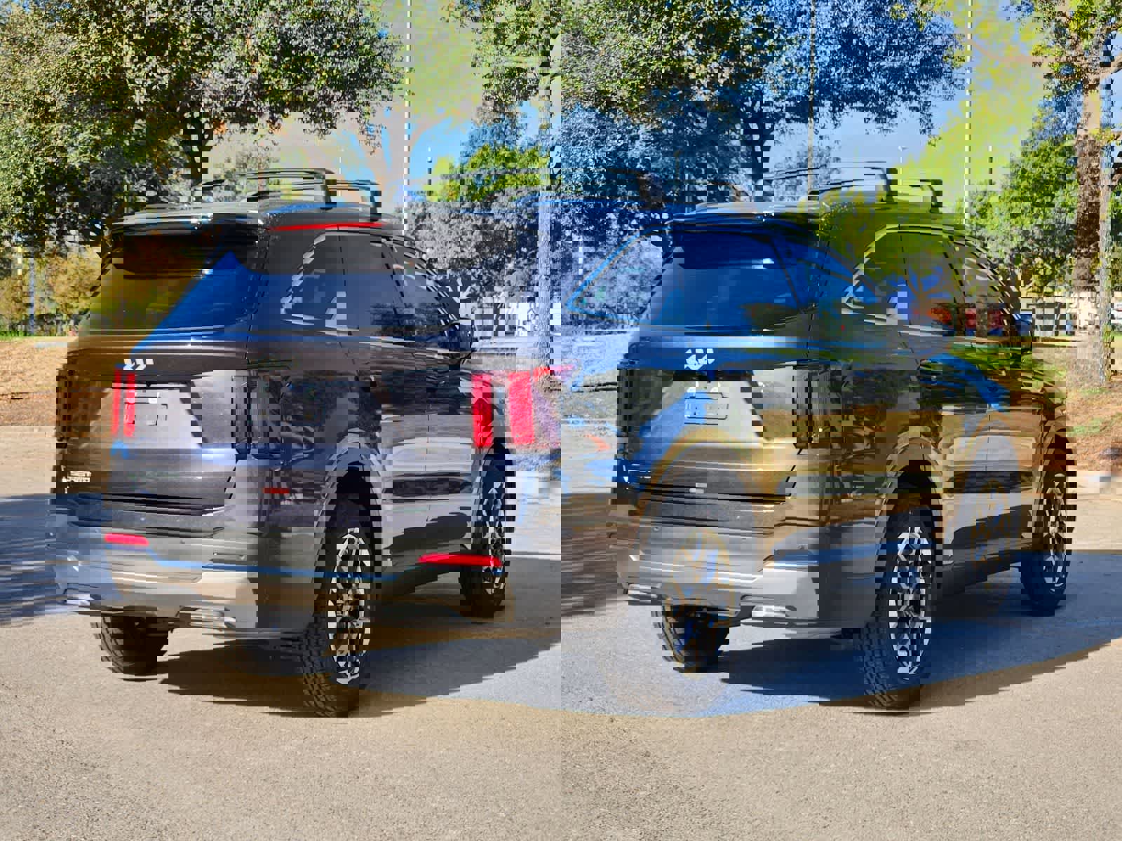 New 2026 Kia Sorento S w/ S Panoramic Sunroof Package FWD image 4