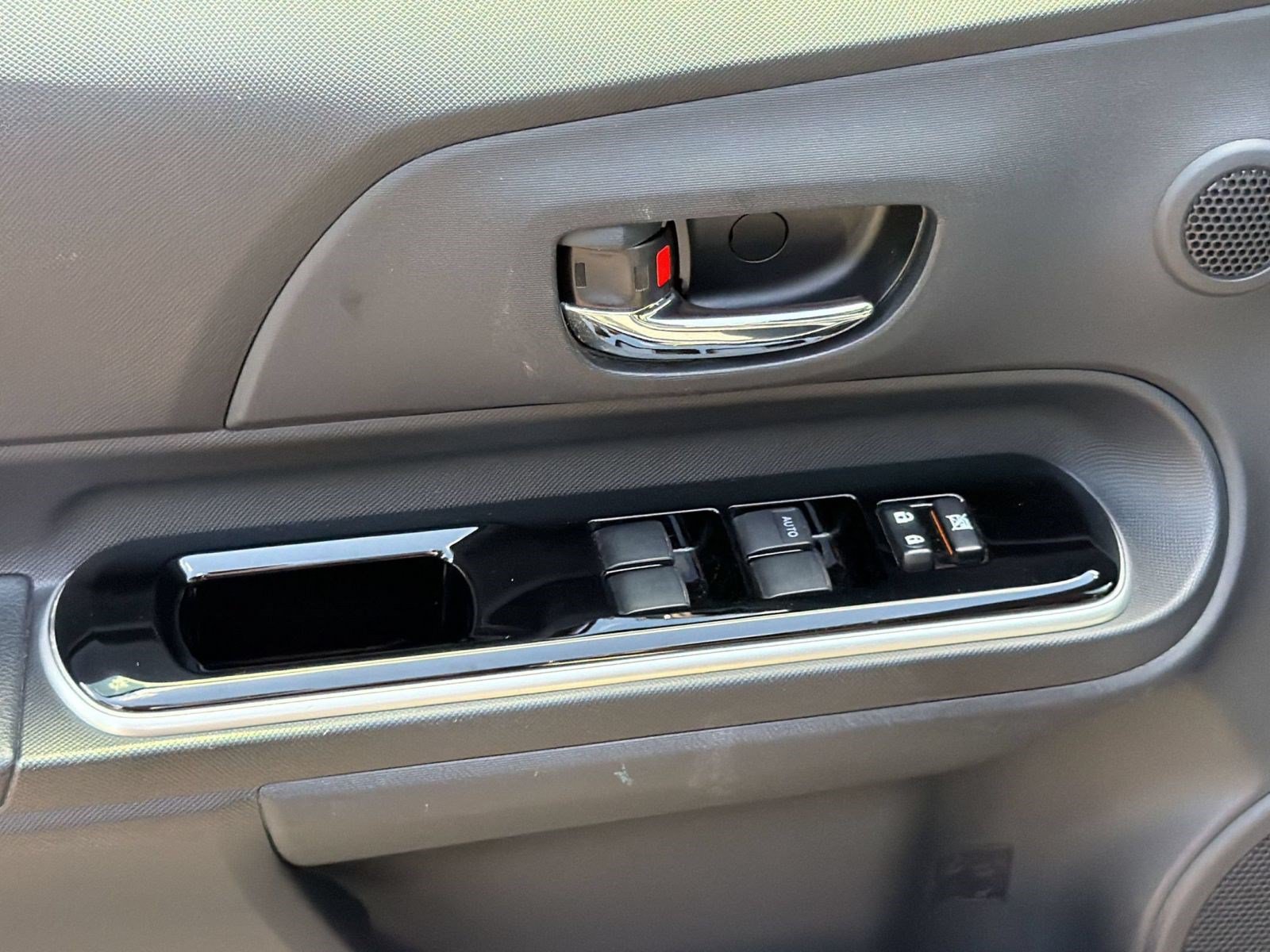 Used 2016 Toyota Prius C Persona Series FWD image 23