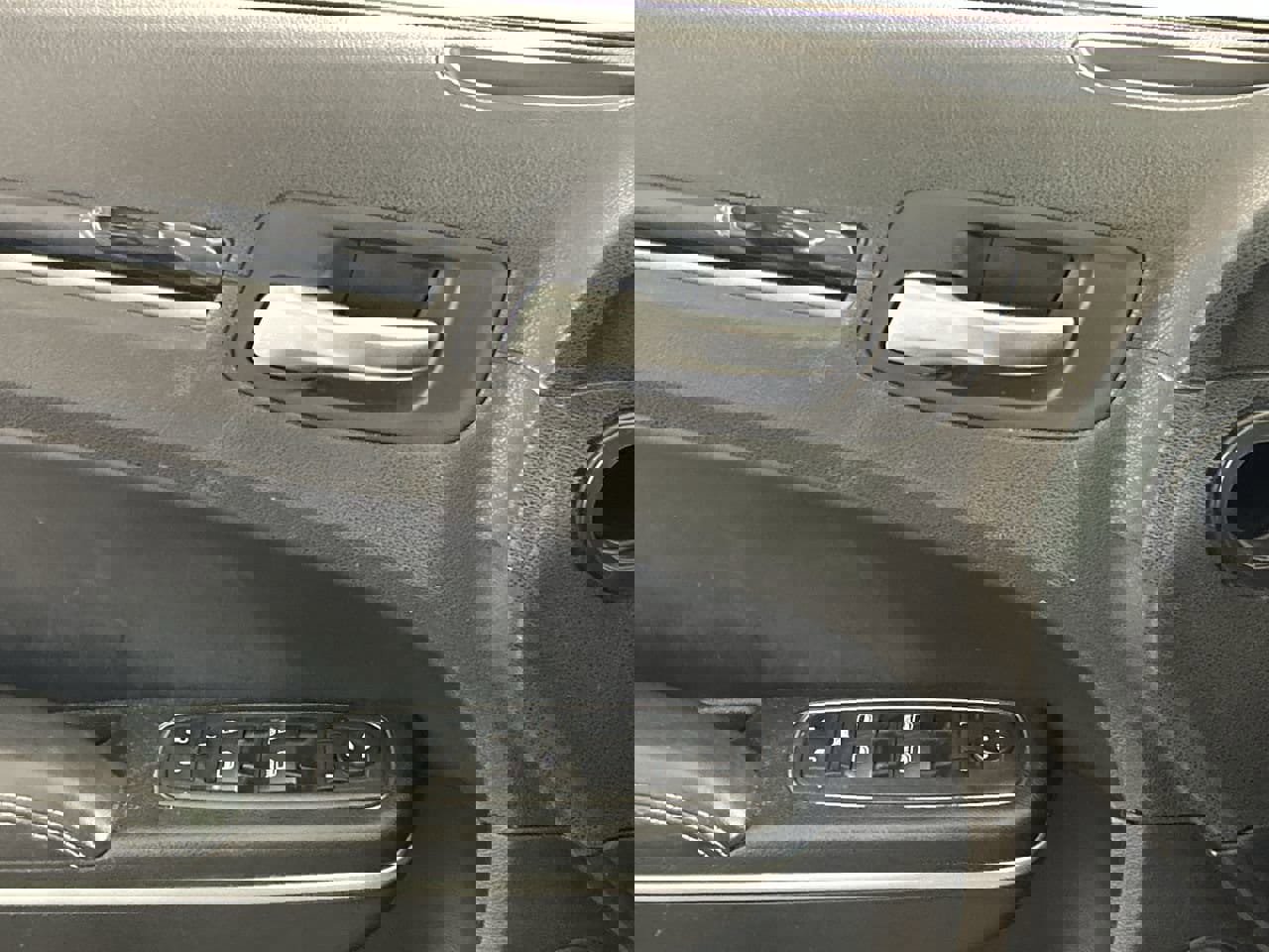 Used 2023 Chrysler 300 S image 19