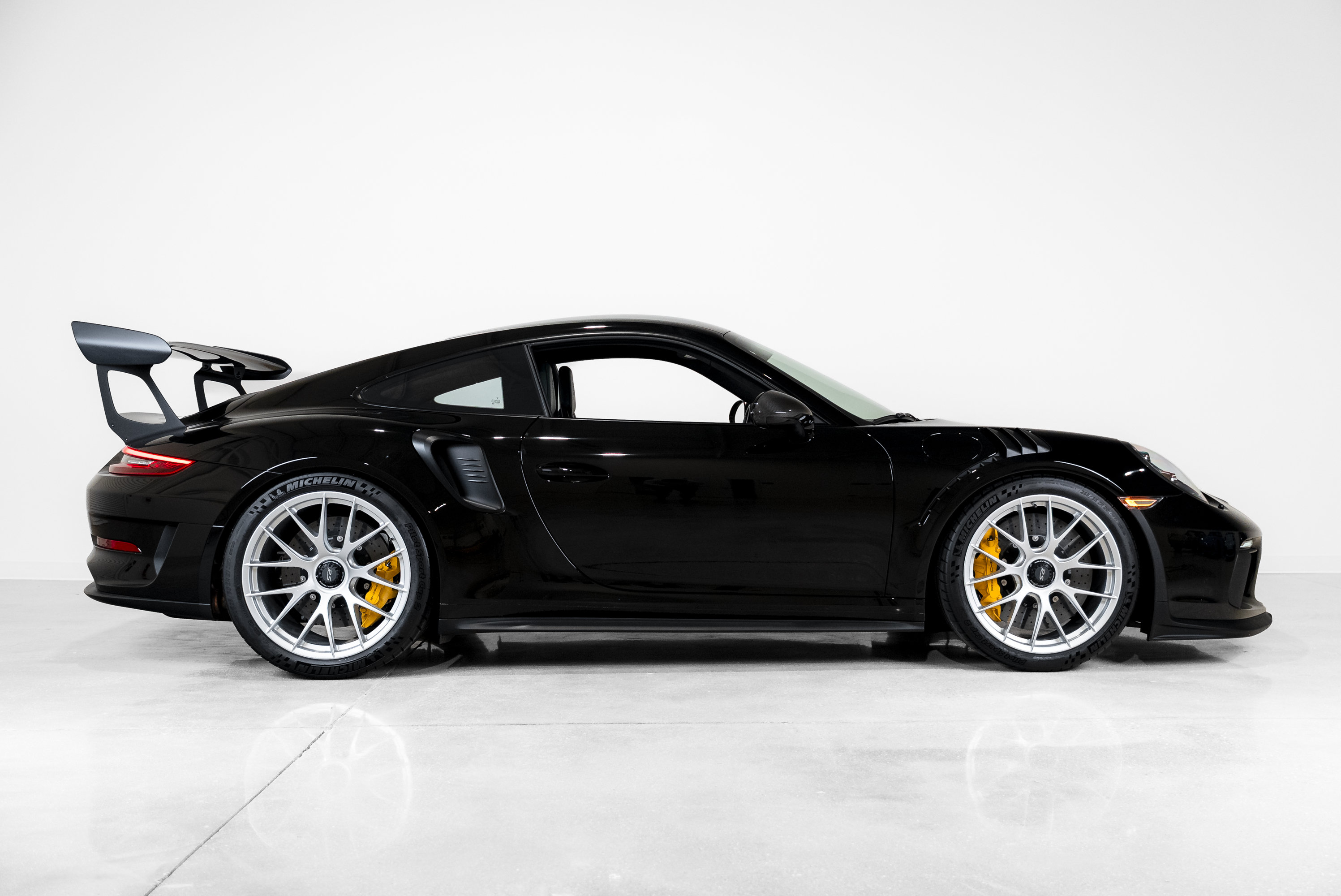 Certified 2019 Porsche 911 GT3 RS RWD image 22