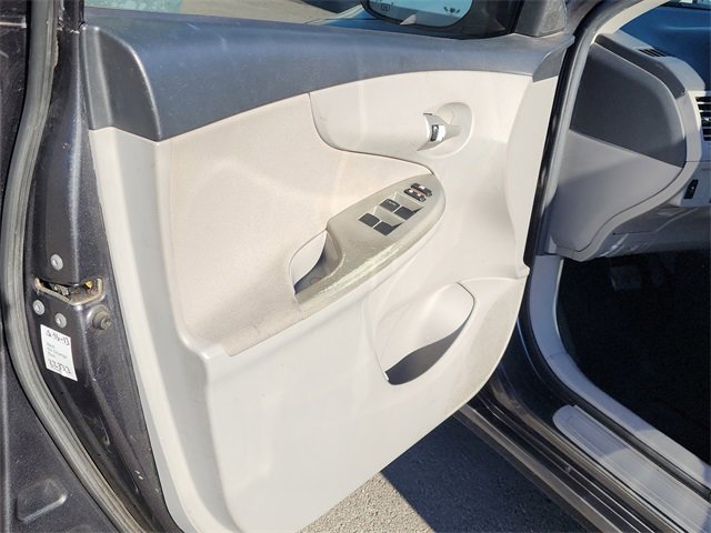 Used 2012 Toyota Corolla LE image 10