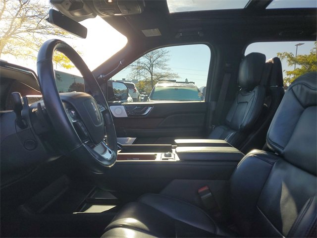 Used 2022 Lincoln Navigator Reserve image 15