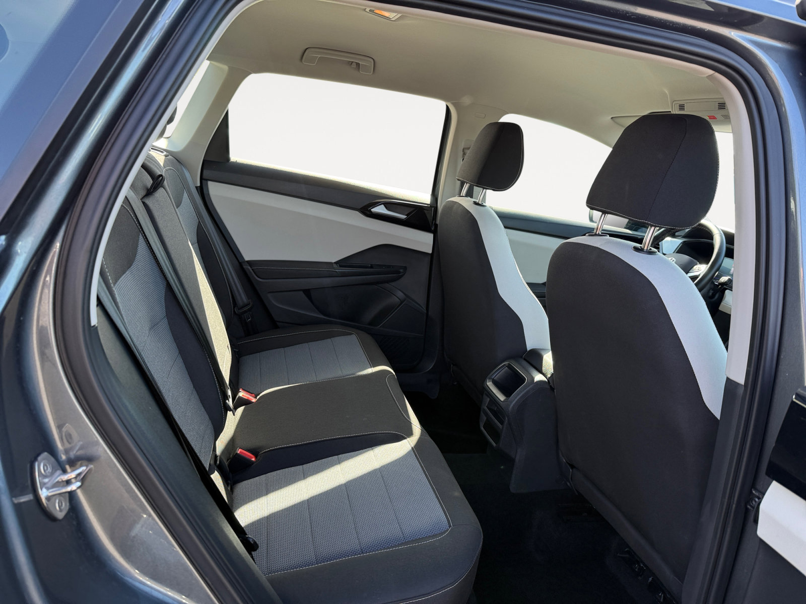 Certified 2025 Volkswagen Taos S AWD/4WD image 18