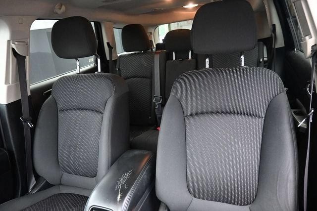 Used 2017 Dodge Journey SE w/ Flexible Seating Group FWD image 16