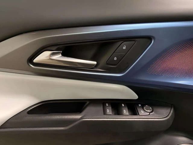 Used 2026 Chevrolet Equinox EV LT image 28