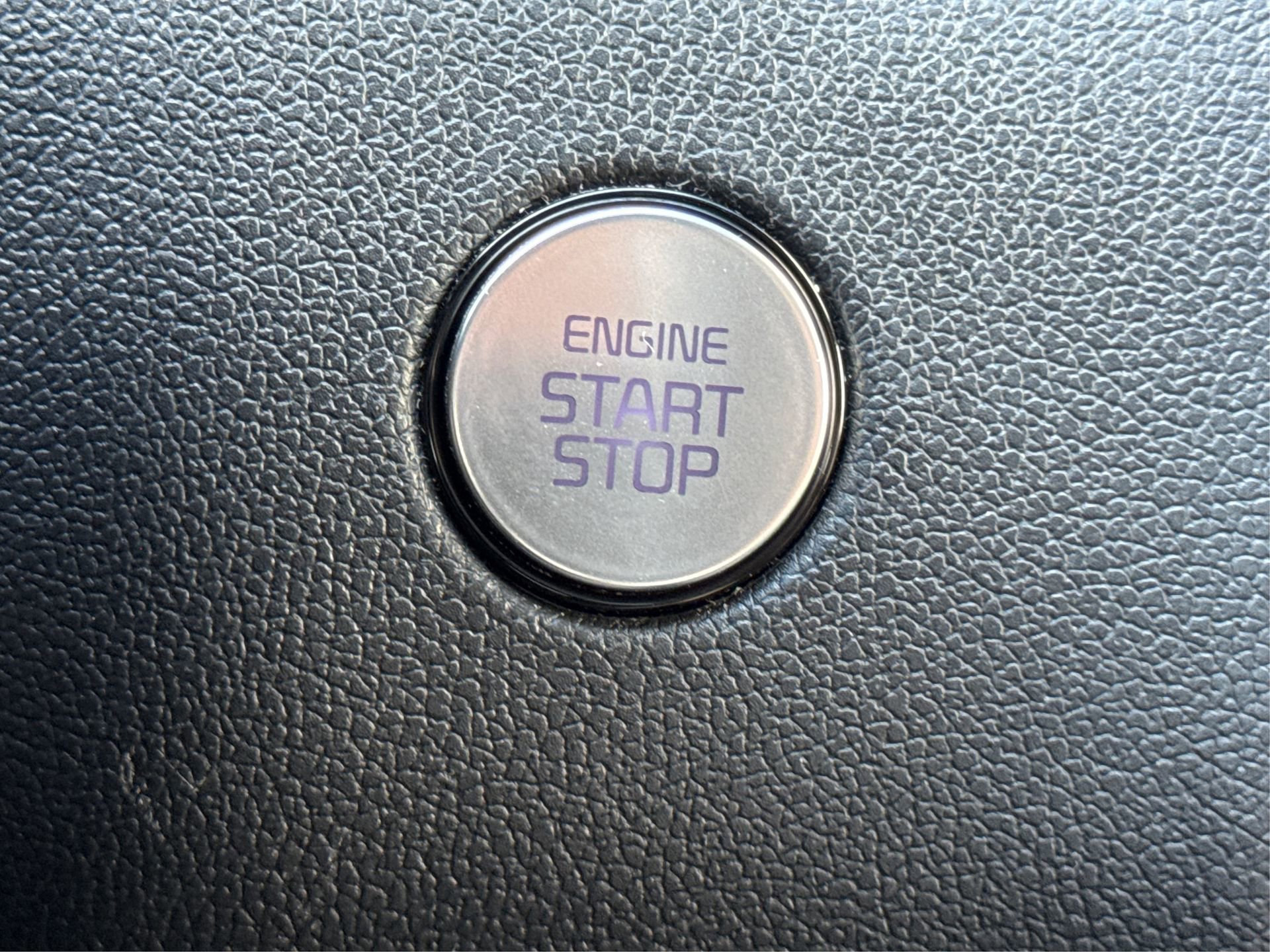 Used 2023 Kia Sorento S image 32