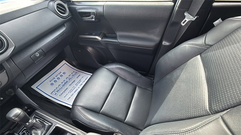 Used 2018 Toyota Tacoma TRD Sport image 14