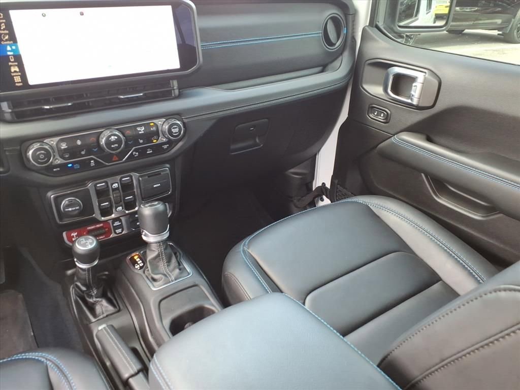 Used 2024 Jeep Wrangler Unlimited Rubicon 4xe image 36