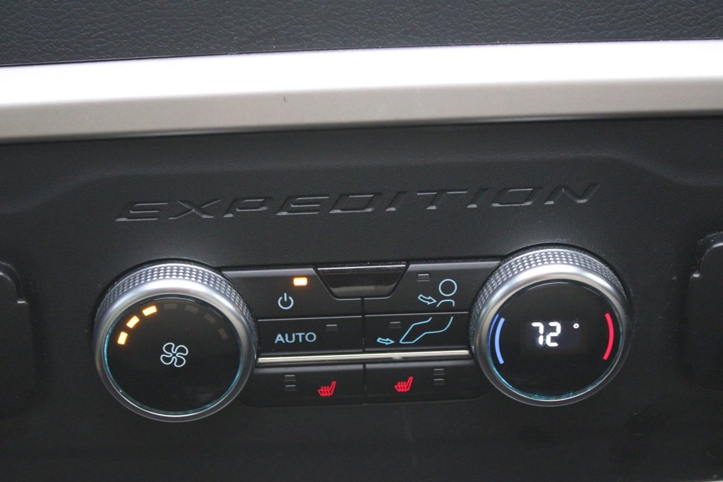 Used 2022 Ford Expedition Limited image 28