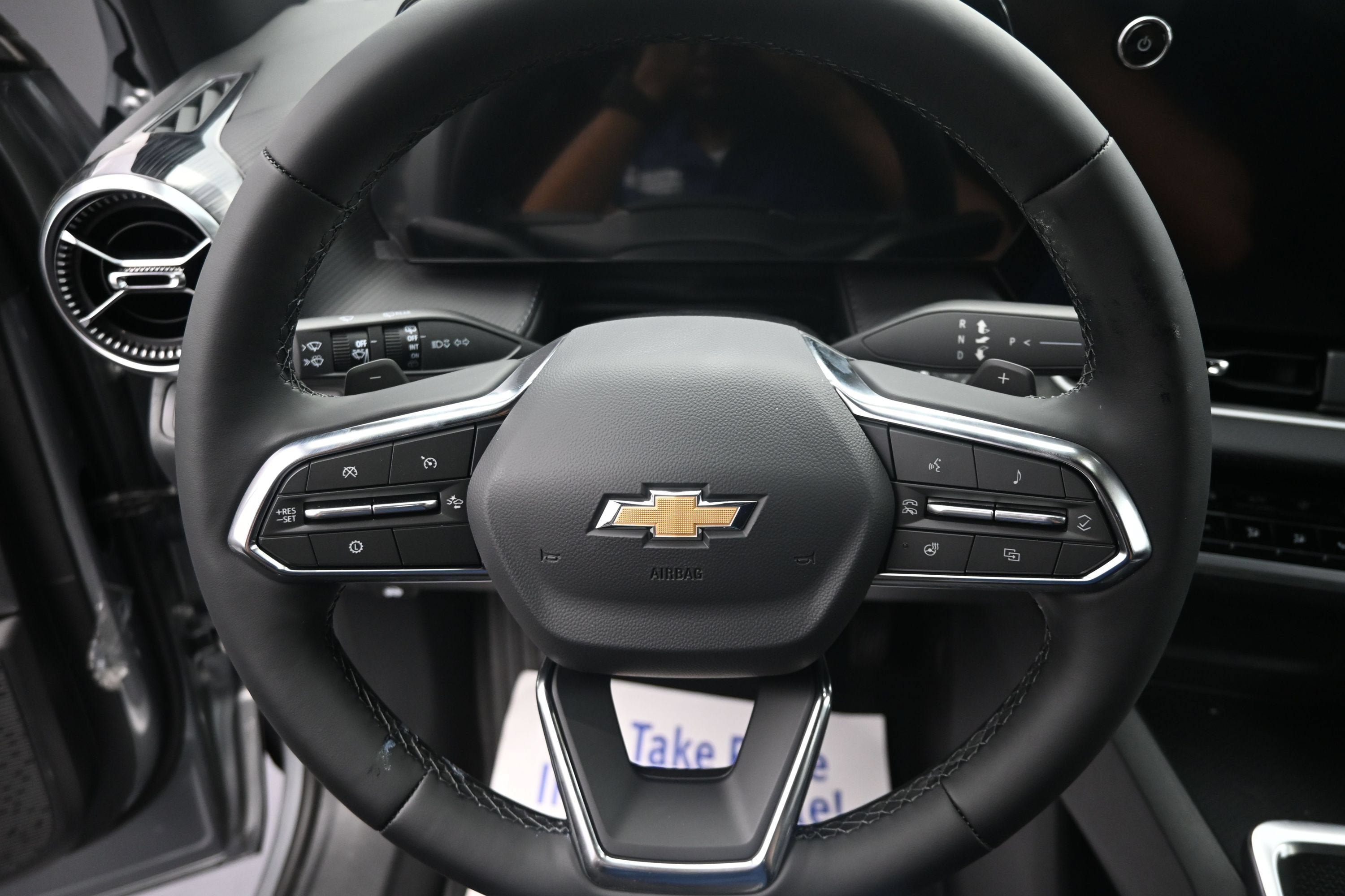 New 2027 Chevrolet Equinox LT w/ Convenience Package II FWD image 12