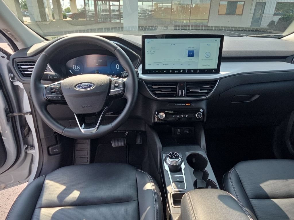 Used 2025 Ford Escape Platinum AWD/4WD image 28