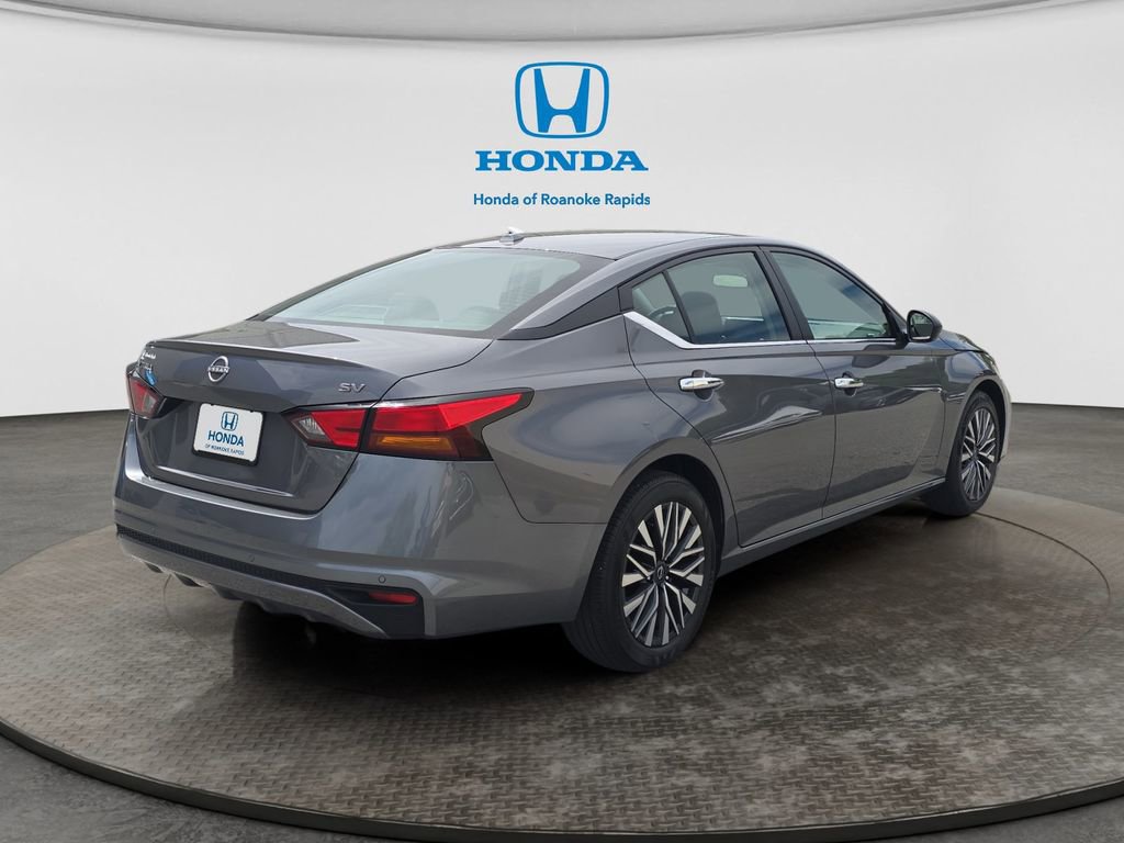 Used 2024 Nissan Altima 2.5 SV FWD image 5