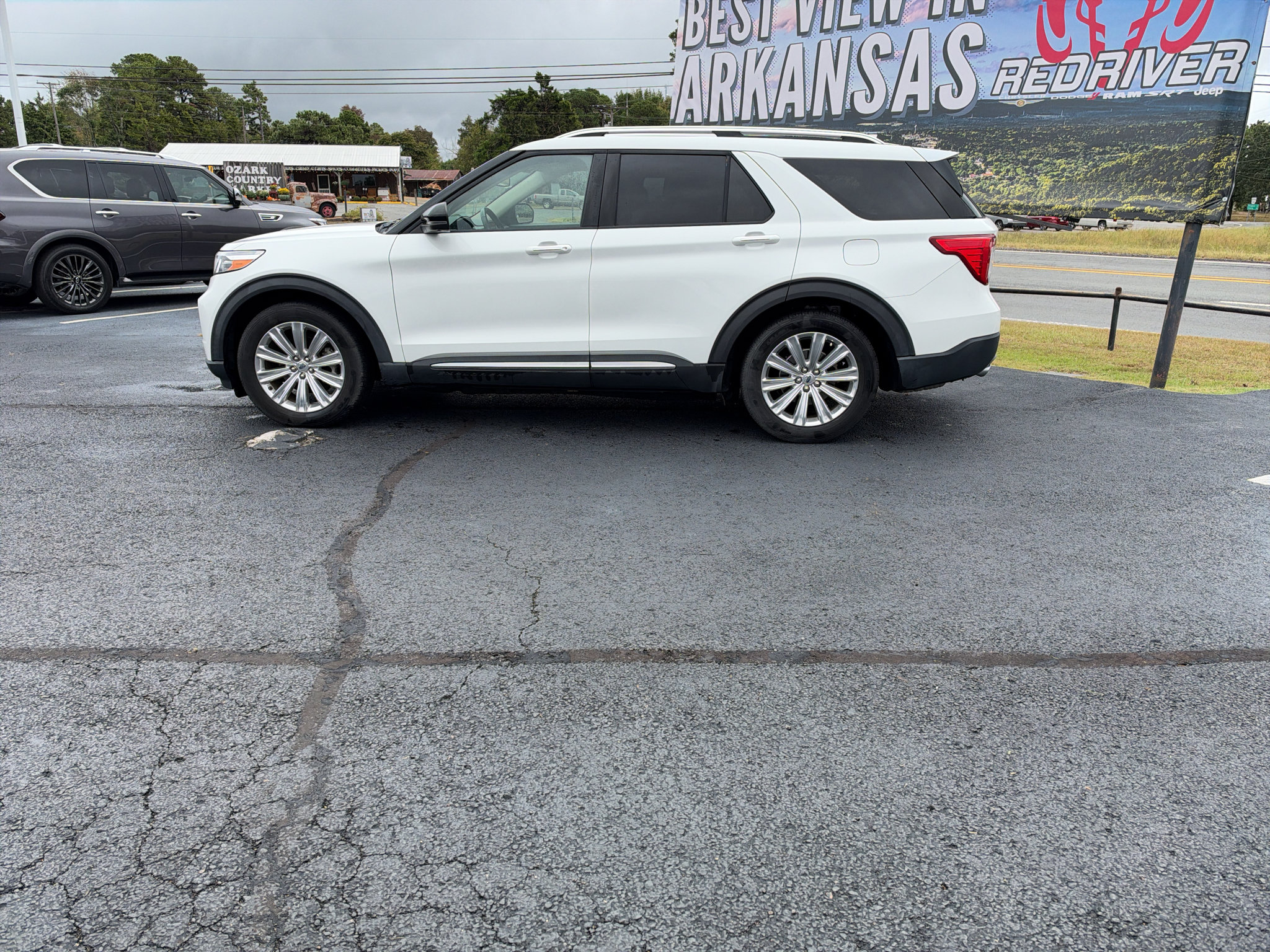Used 2020 Ford Explorer Limited RWD image 7