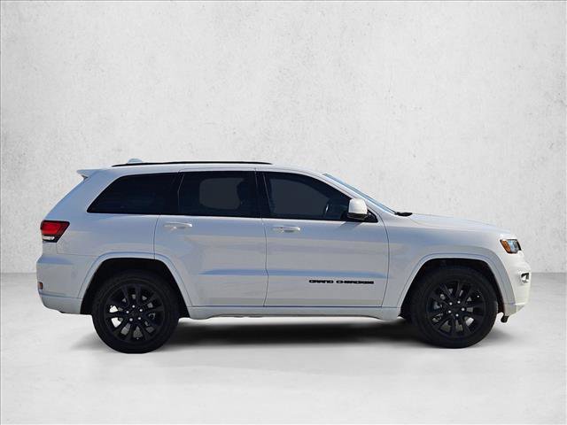 Used 2021 Jeep Grand Cherokee Laredo X RWD image 4