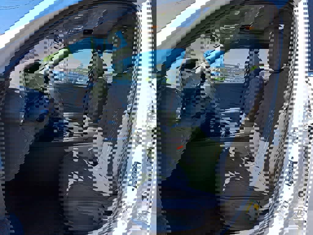 Used 2025 Hyundai Elantra SEL FWD image 13