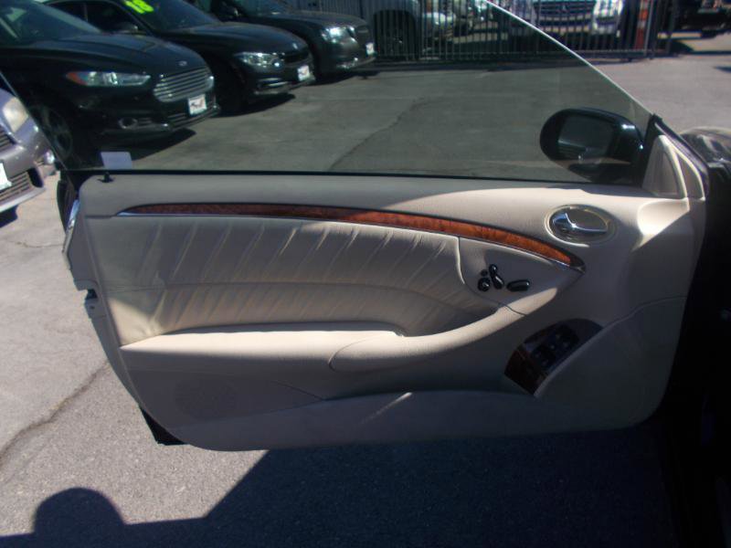 Used 2009 Mercedes-Benz CLK 550 Cabriolet image 12