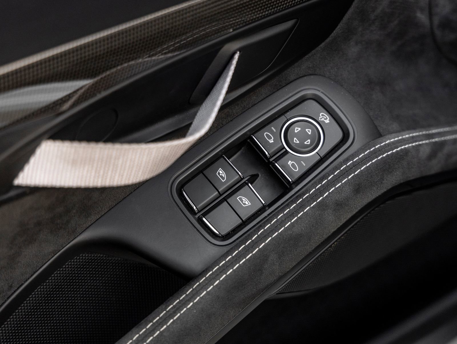 Used 2020 Porsche 718 Cayman GT4 RWD image 25
