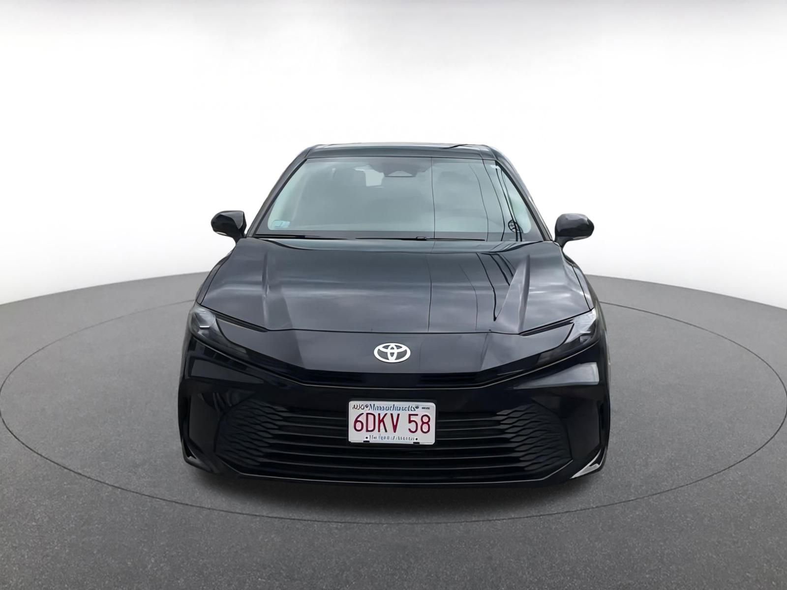 Used 2025 Toyota Camry LE image 4