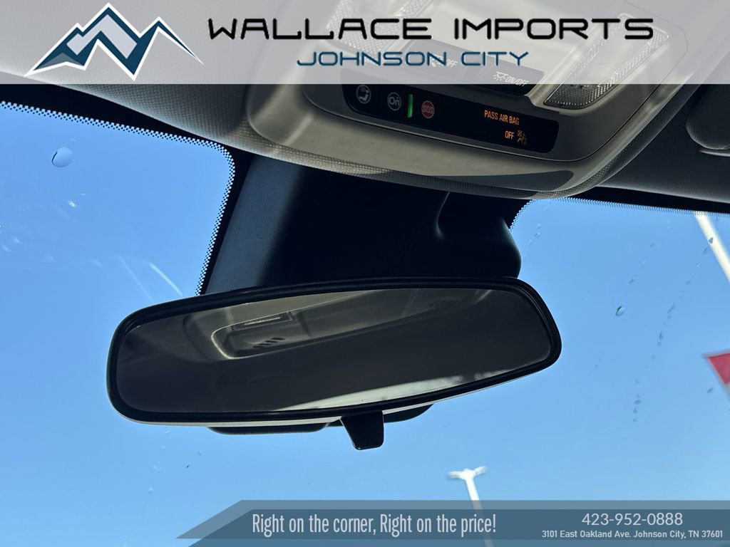 Used 2024 Chevrolet Malibu LT FWD image 16