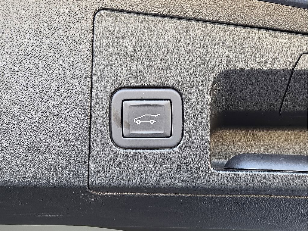 Used 2024 Cadillac XT5 Premium Luxury image 16